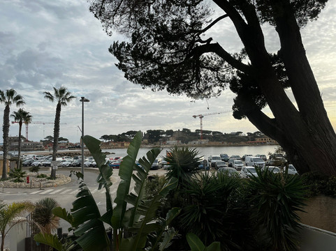 基拉戈酒店主图