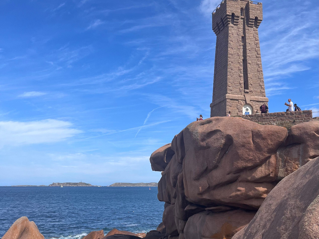 Ploumanac'h LIghthouse景点图片