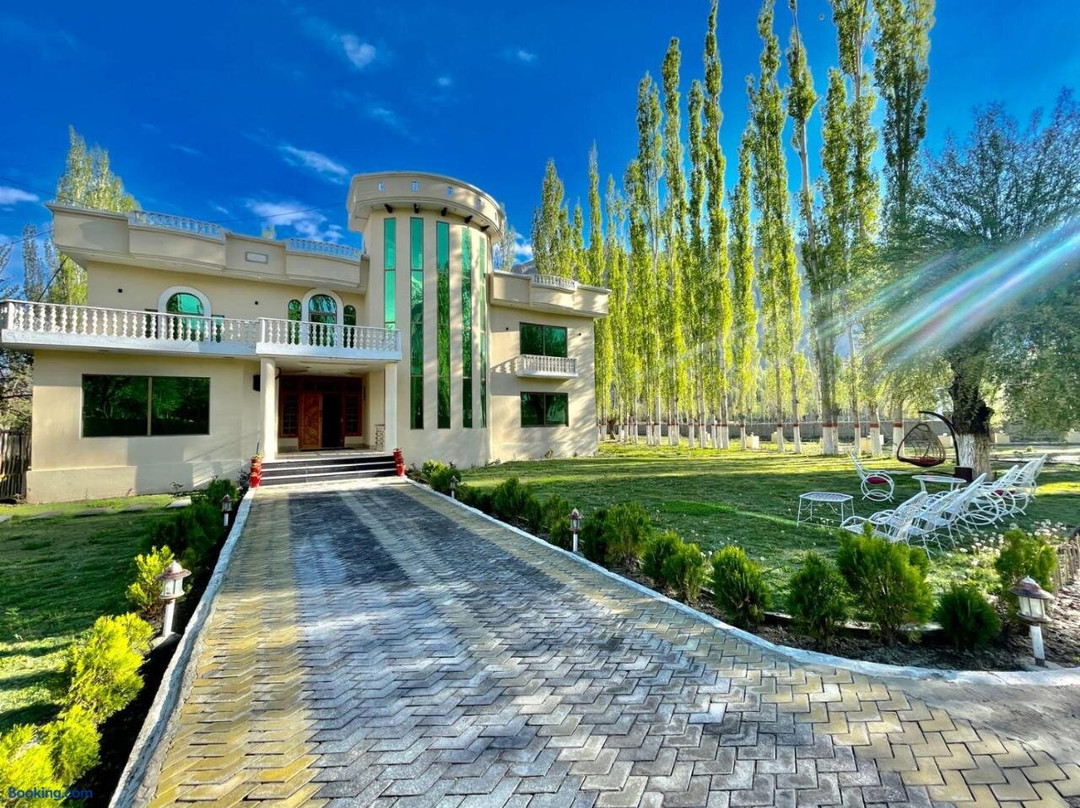 Skardu Saraye Hotel & Resort