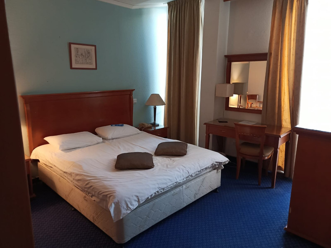 卡斯泰利酒店主图