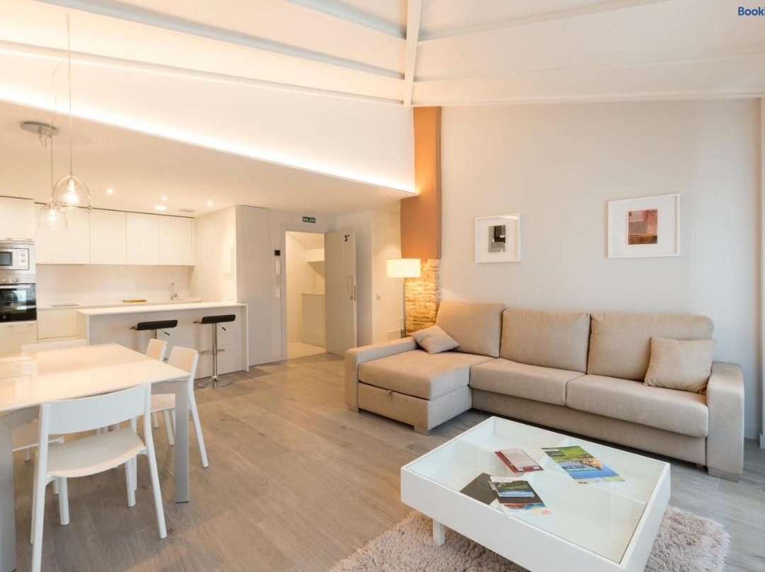 APARTAMENTOS TURISTICOS - PAPEL ARMADO - Calle Caldereros 33