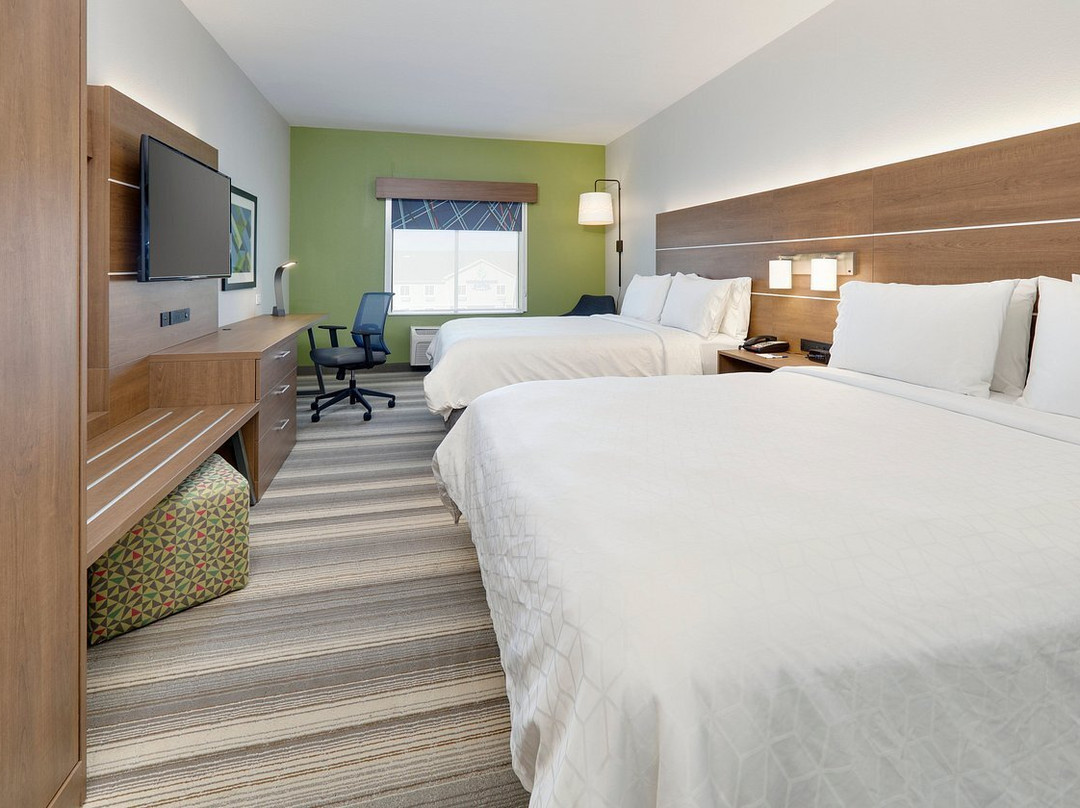 Holiday Inn Express & Suites Denton North By IHG主图