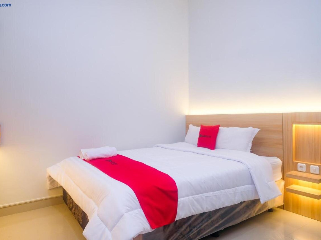 RedDoorz Syariah Near Jogja City Mall 2