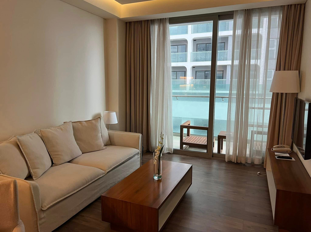 阿拉卡特海滩度假酒店主图