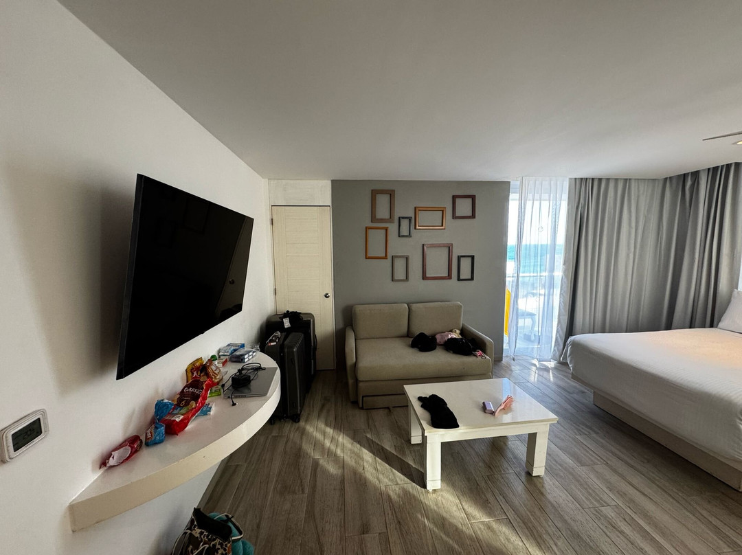 贝尔维尤海滩天堂全包酒店主图