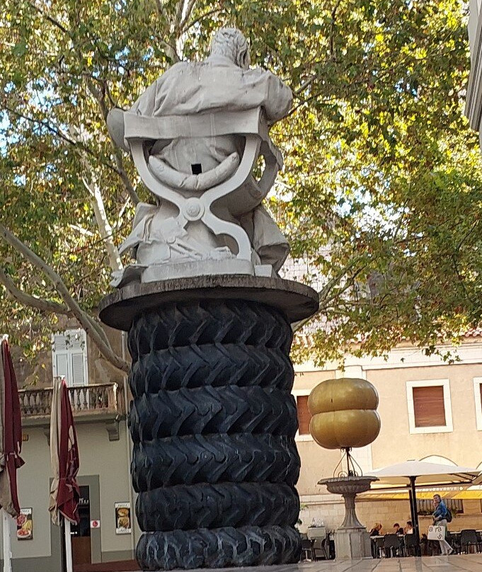 Monument Jean-louis Ernest Meissonier景点图片