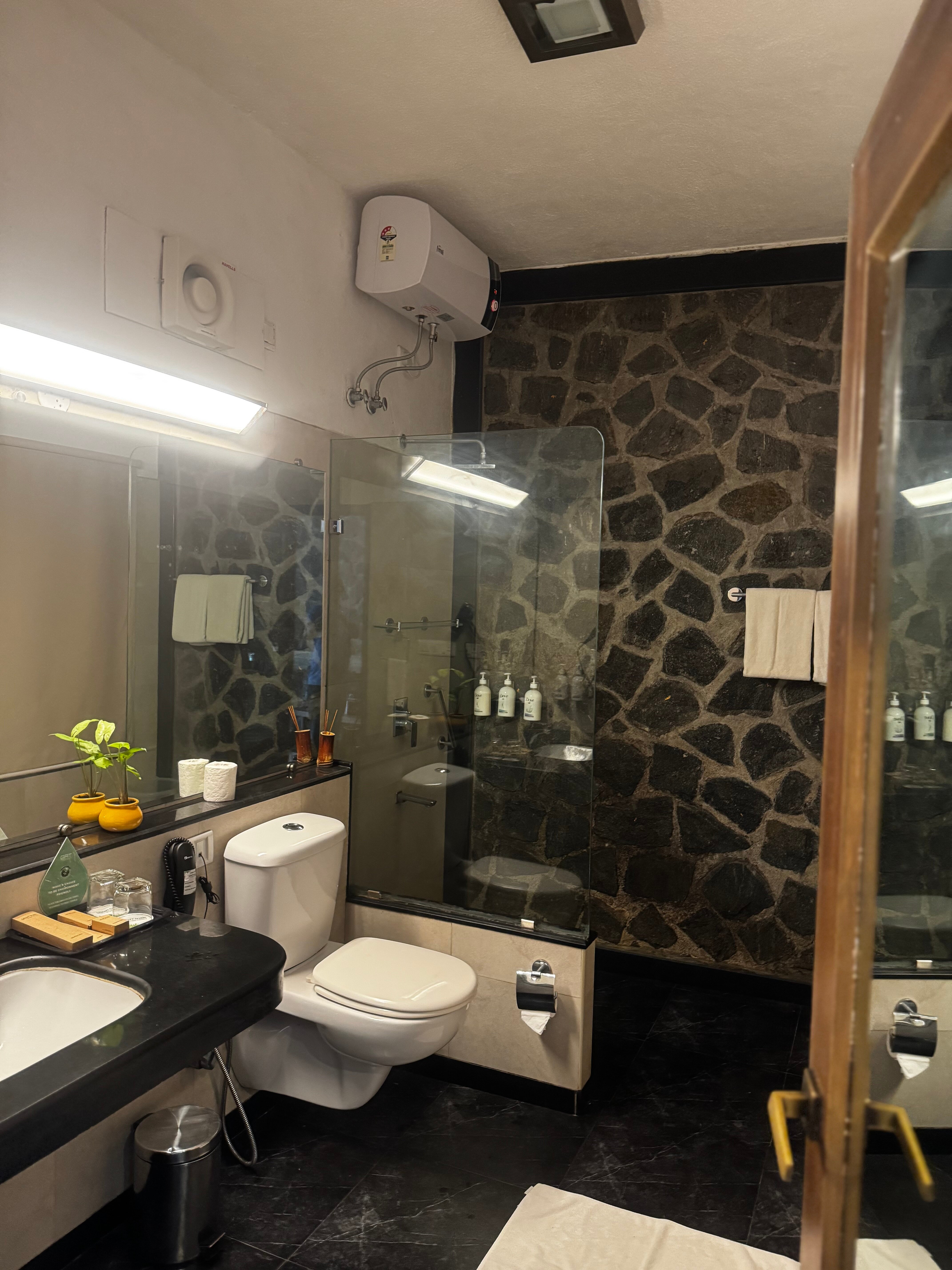 Great Trails Yercaud by GRT Hotels-浴室