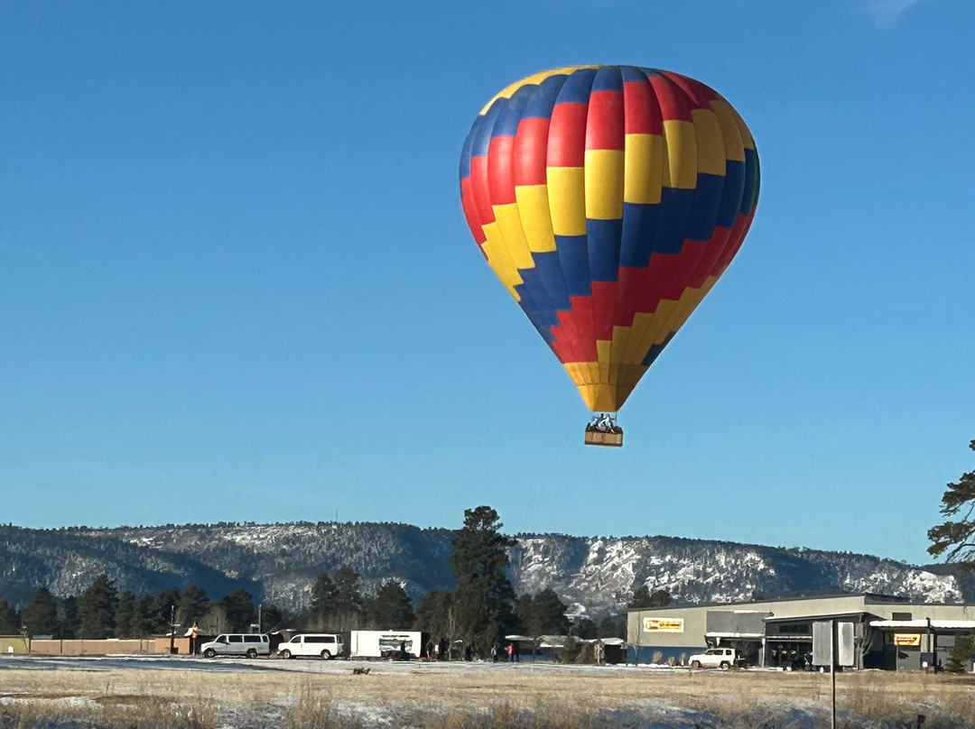 The Nightingale Motel主图