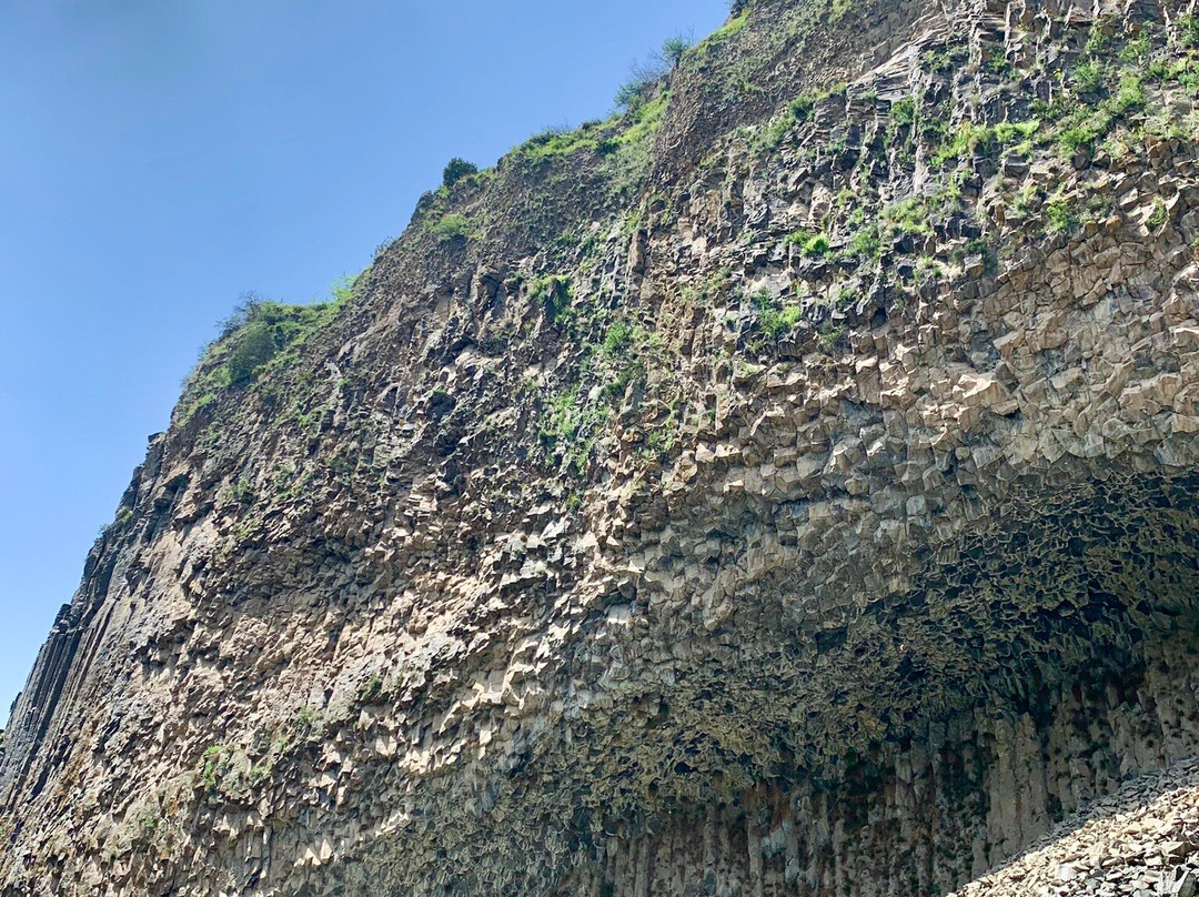 Basaltic Organ-Garni必去景点