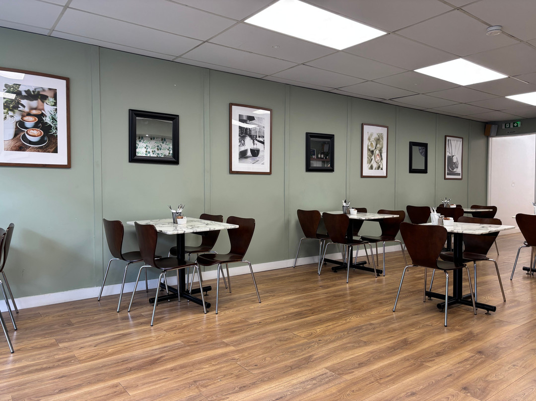 Calma Cafe & Bar