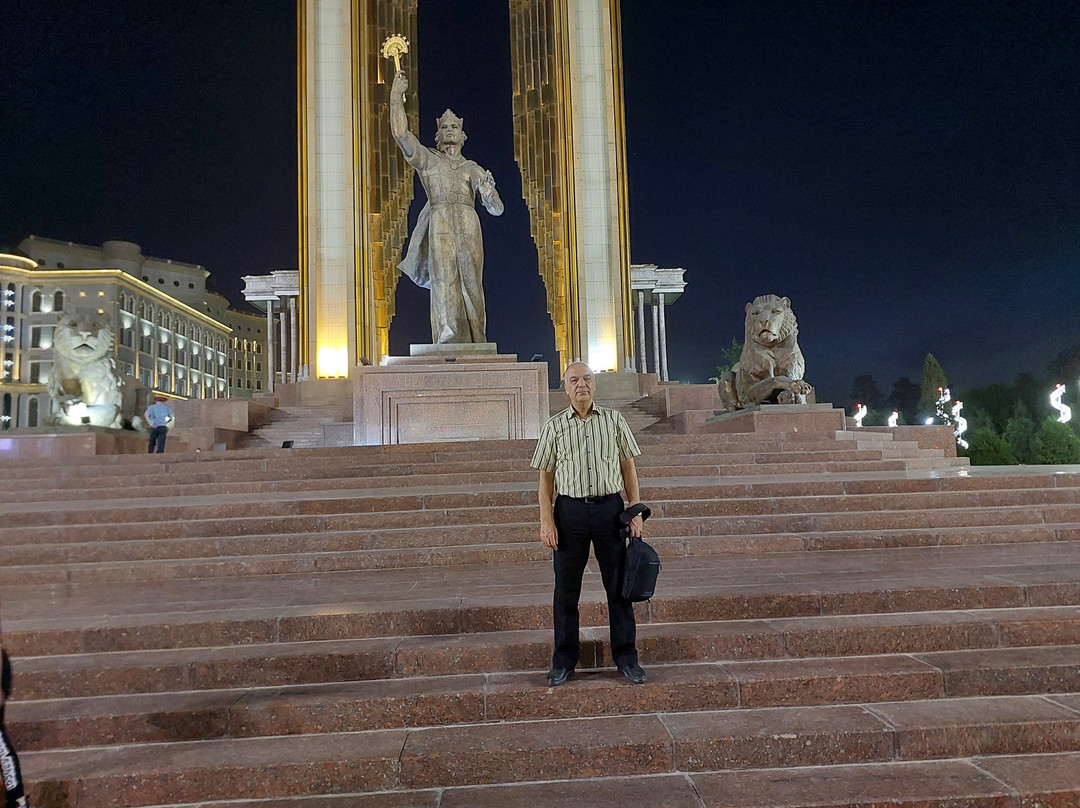 Statue of Ismoil Somoni-杜尚别必去景点