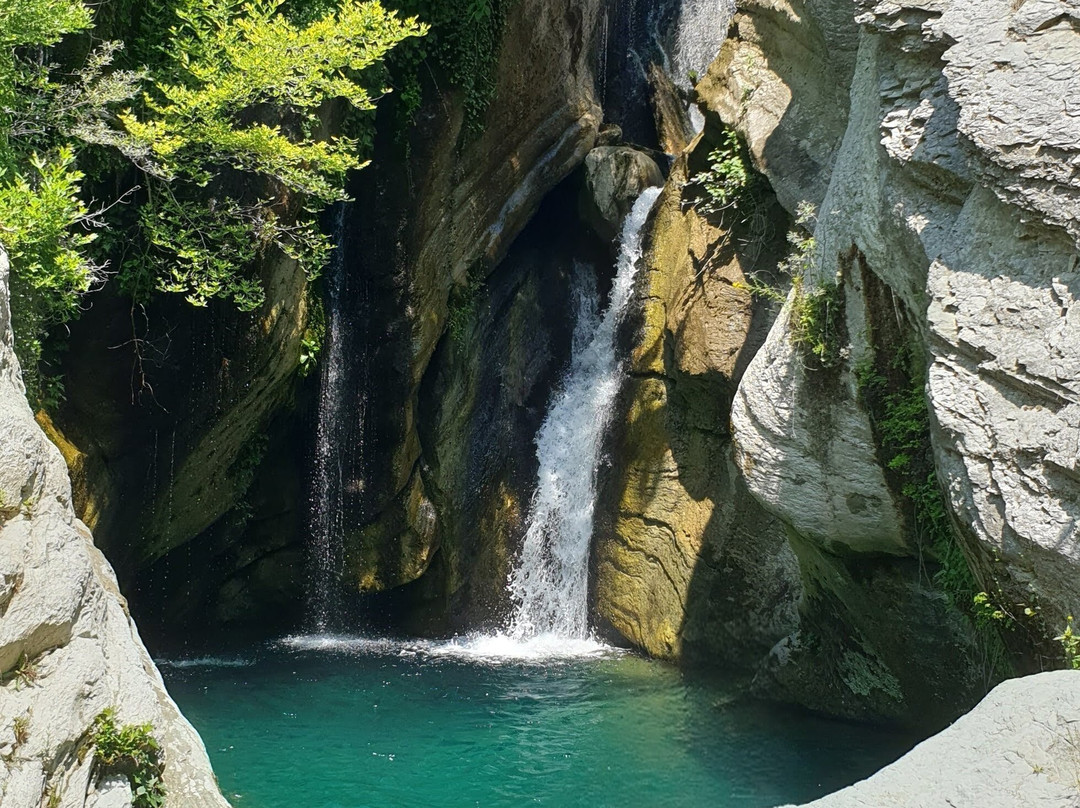 Bogove Waterfall-培拉特必去景点