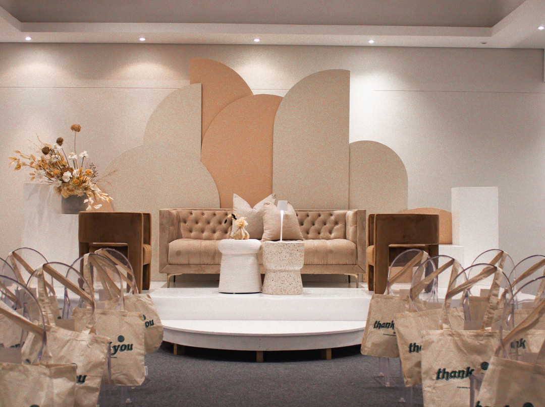 Ocean Breeze Hotel主图