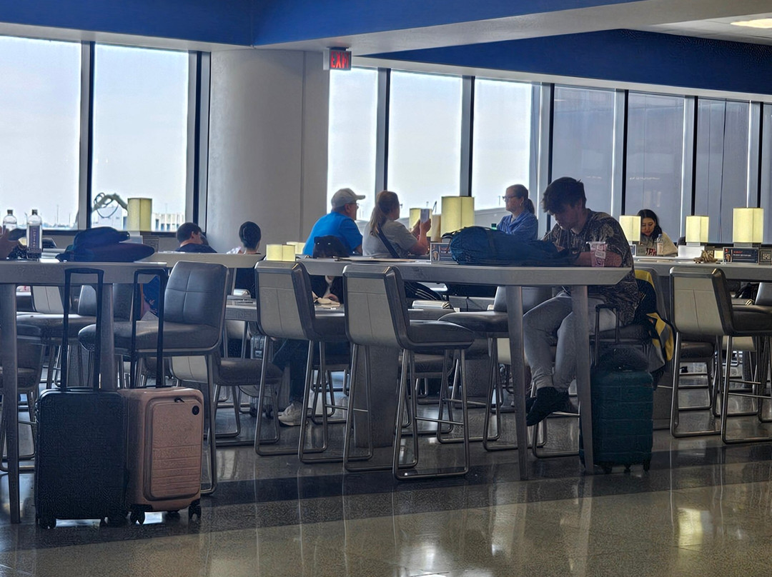 Newark Liberty International Airport - EWR-纽瓦克必去景点