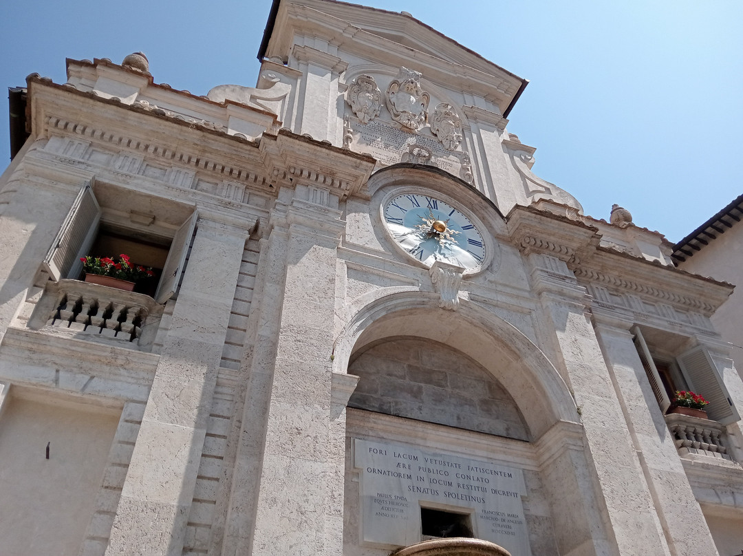 Fontana di Piazza del Mercato-斯波莱托必去景点