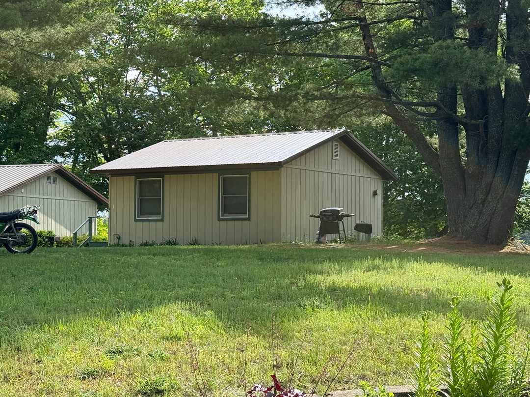 Halfway Lake Cottages主图