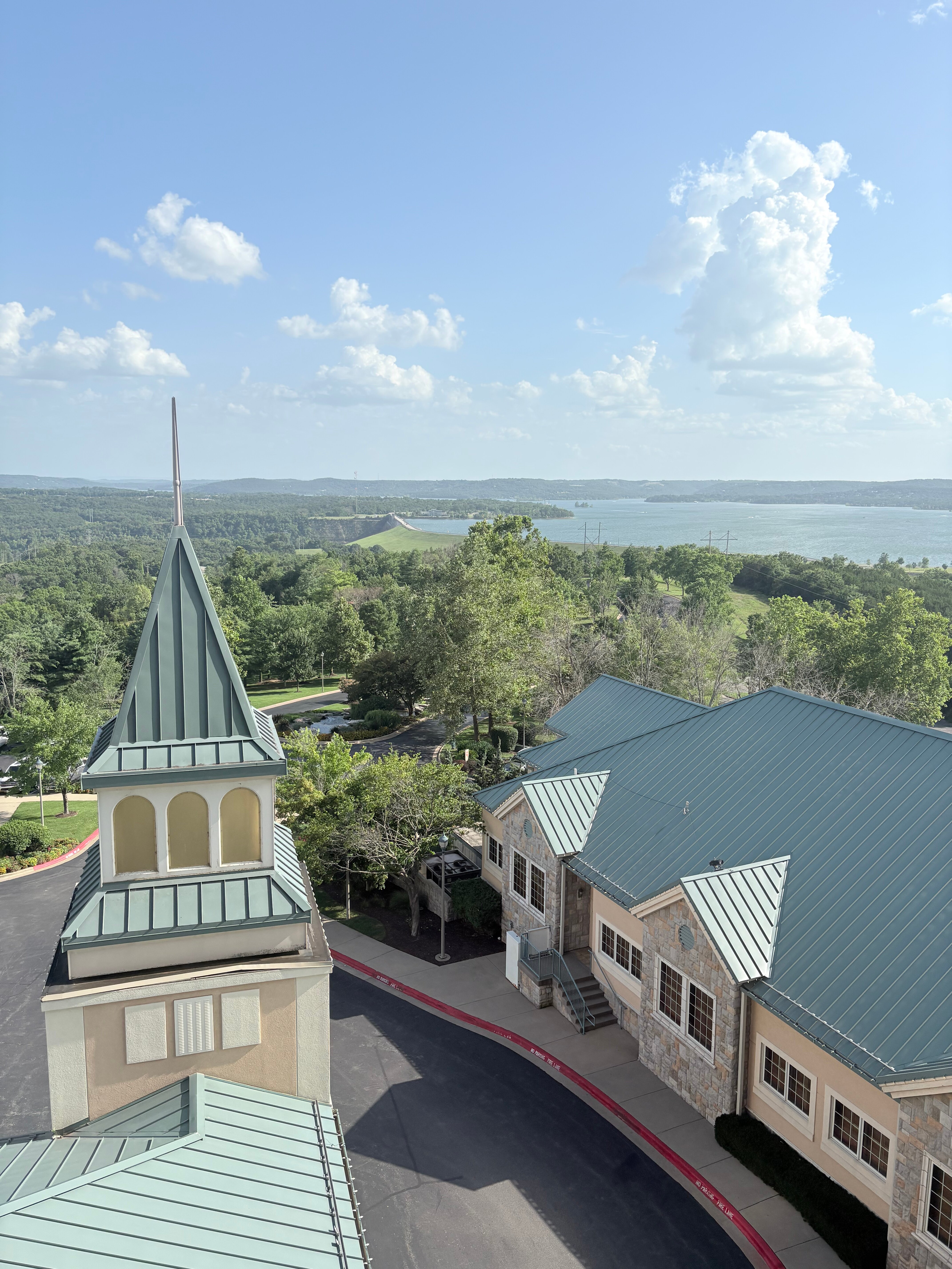 Chateau on the Lake Resort Spa & Convention Center-酒店景观