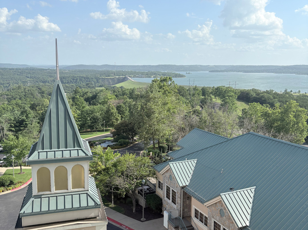 Chateau on the Lake Resort Spa & Convention Center主图