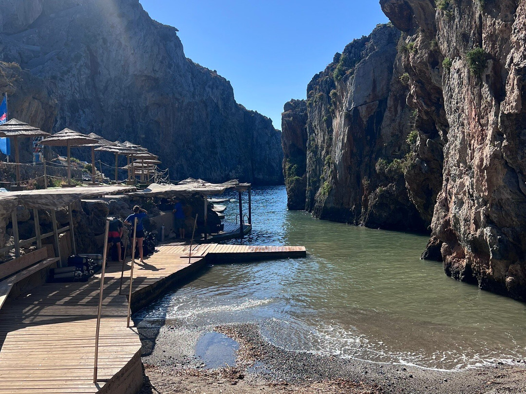 Kalypso Dive Center & School-雷斯蒙必去景点