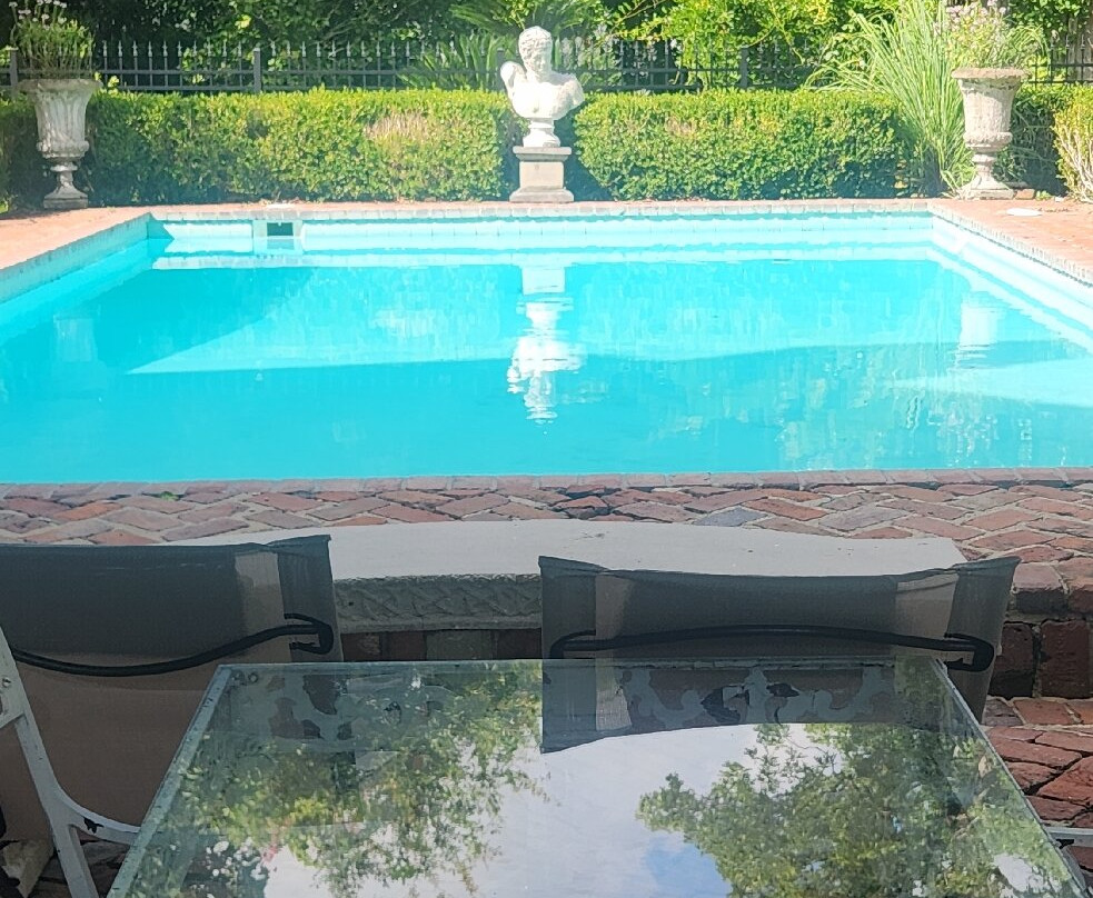 The Burn Luxury Inn主图