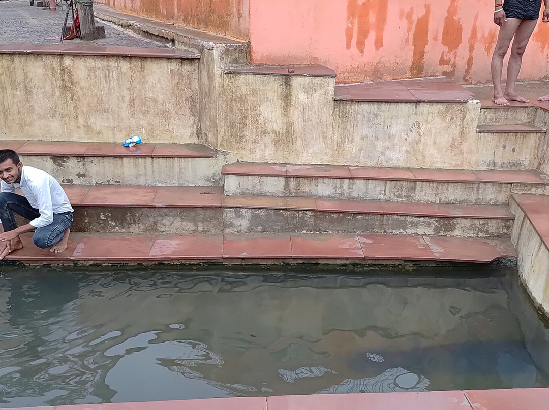 Garam Kund - Anhoni