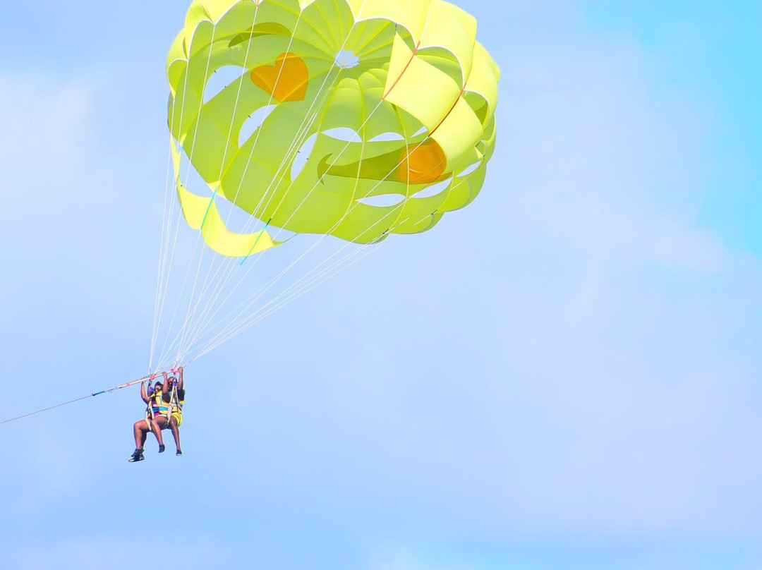 Aquacity Belle Mare Watersports-贝尔马尔必去景点