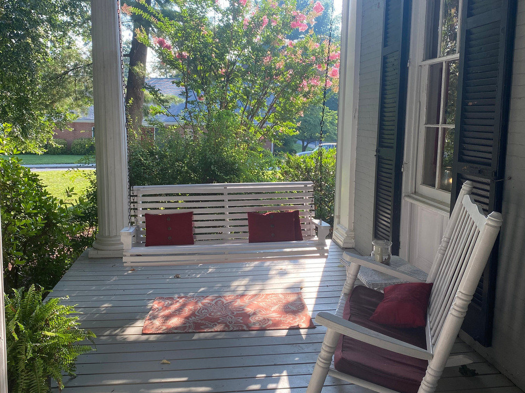 Carriage Inn Bed and Breakfast主图