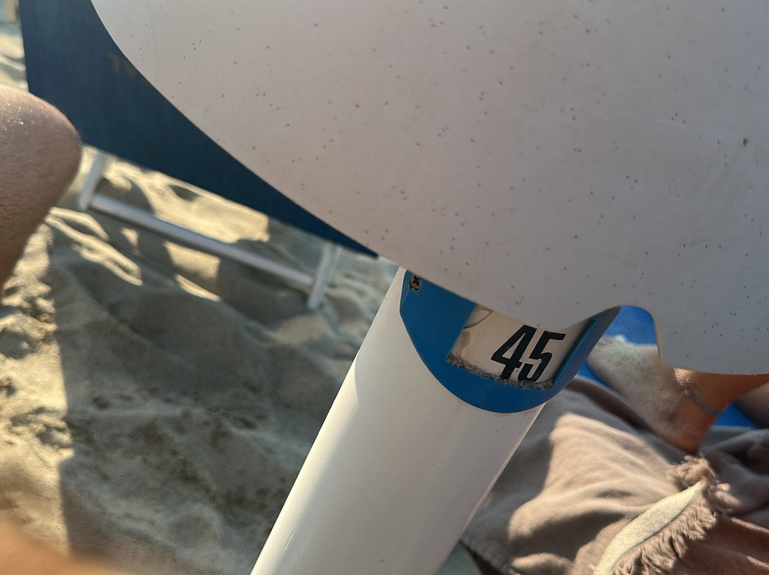 布鲁热带酒店主图