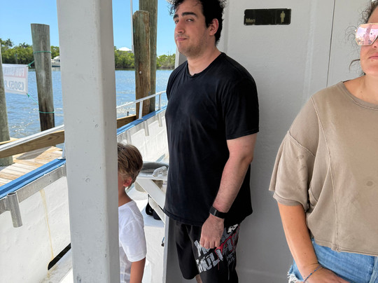 Capt. Tony's Fishing Adventures-迈尔斯堡海滩必去景点