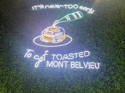 The Toasted Yolk Cafe