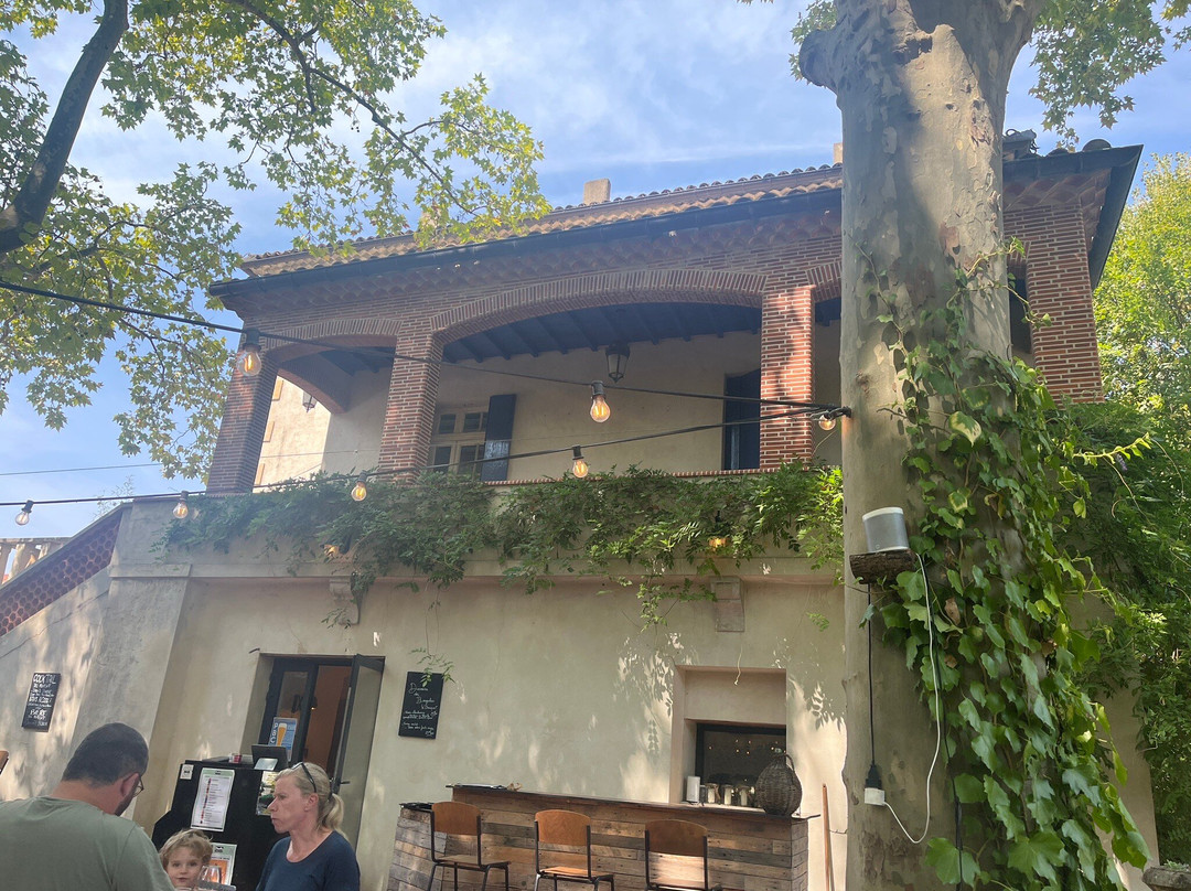Café - Restaurant La Banque,