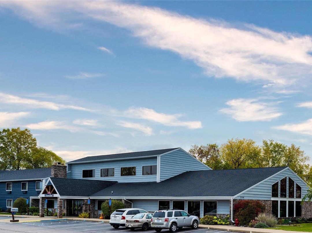 Stephenson酒店住宿-AmericInn Menominee Bayside by Wyndham