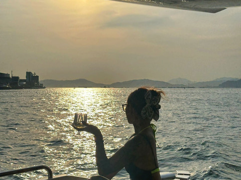 Yacht Holimood-香港必去景点