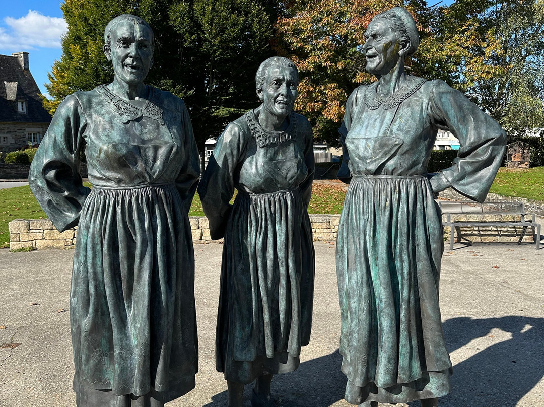 Statues des sœurs GOADEC-Carhaix-Plouguer必去景点
