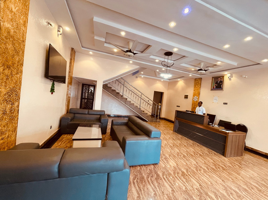 Reine Hotel