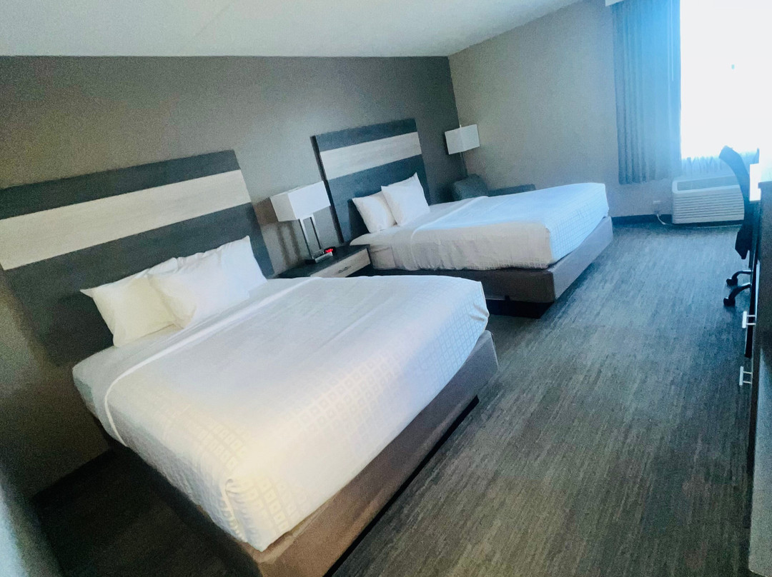 拉法叶贝蒙特套房酒店主图