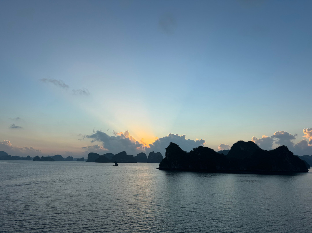 Halong Capella Cruise-海防必去景点