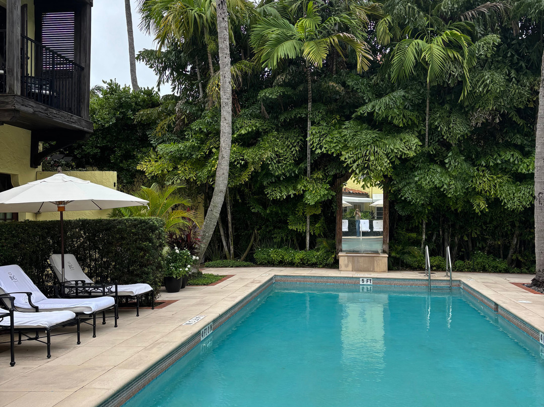 The Brazilian Court Hotel & Beach Club主图