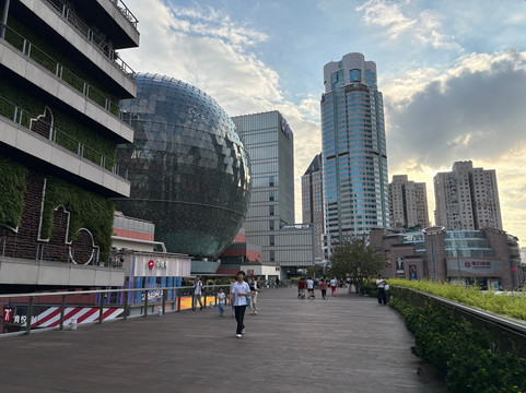 徐家汇商业圈-上海市必去景点