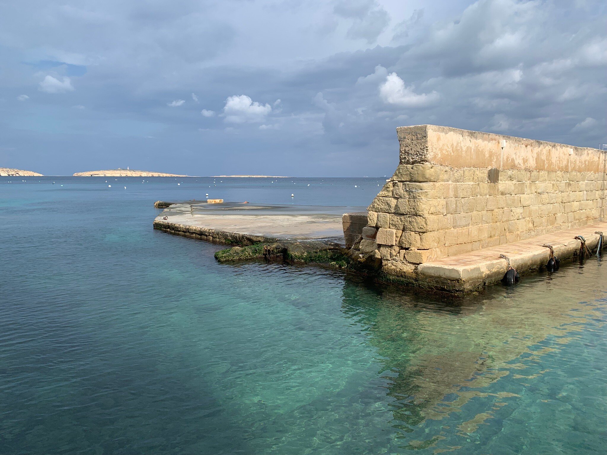 Gillieru Harbour Hotel-官方