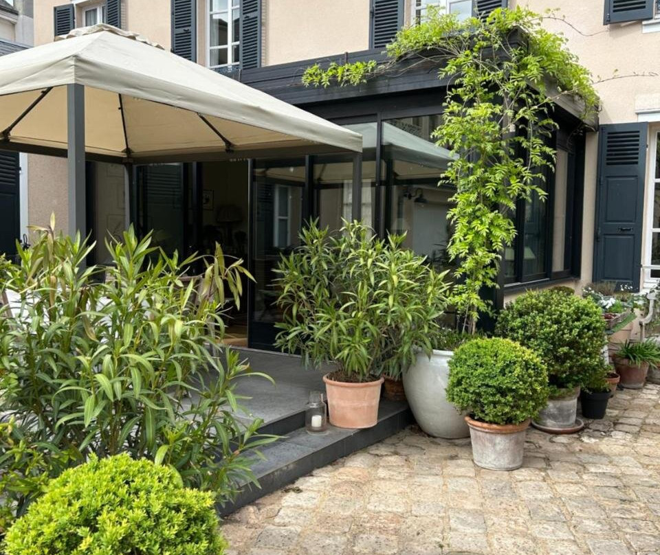 Luisant酒店住宿-Le Jardin Cathédrale