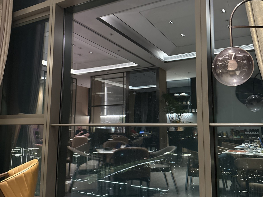 平湖卓越铂尔曼酒店主图