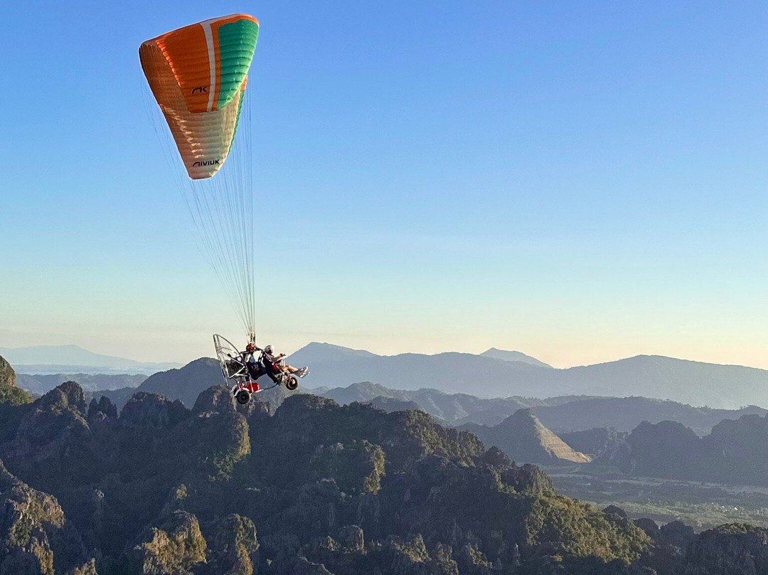 VangVieng Paramotor Center & Pilot's Cafe-旺阳必去景点