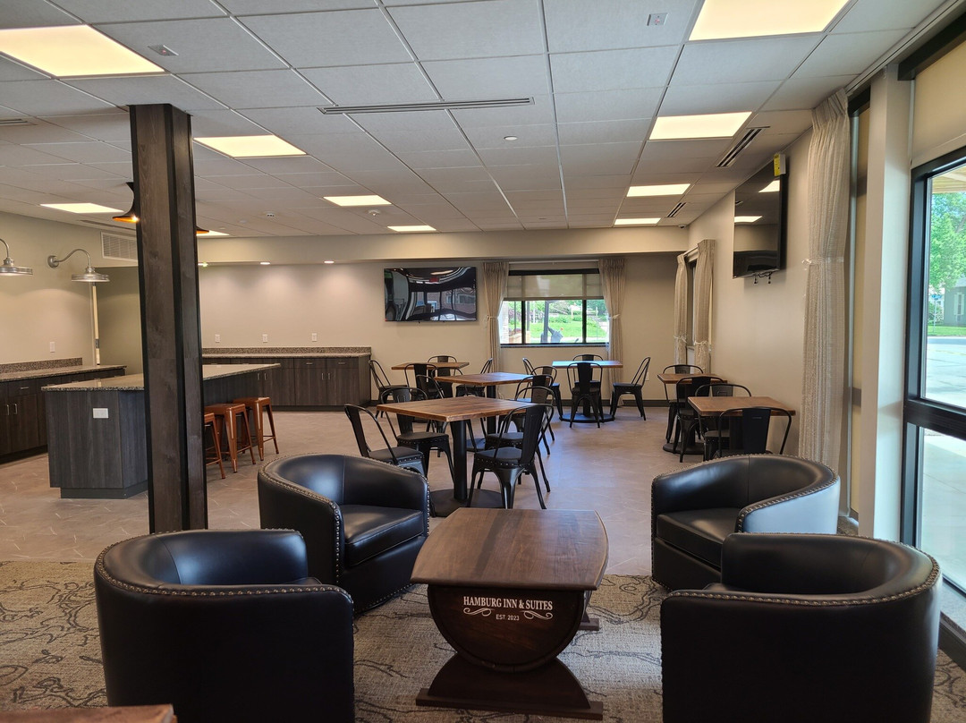Hamburg Inn & Suites主图