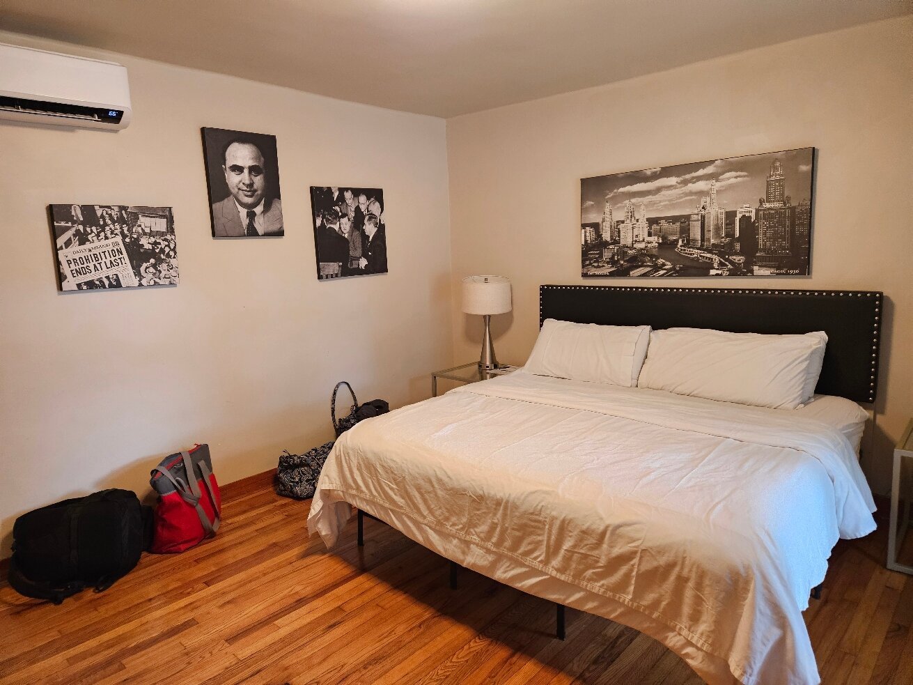 Happy Hollow Motel-官方