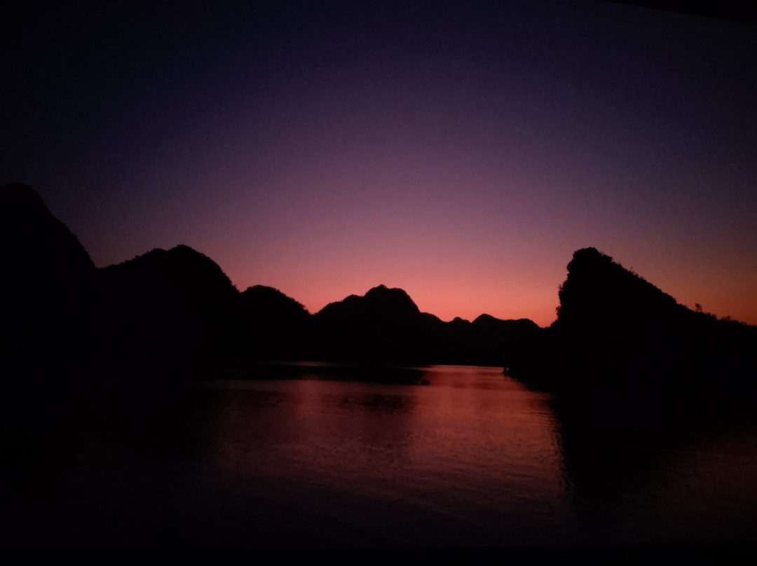 Diana Cruise-Ha Long City必去景点