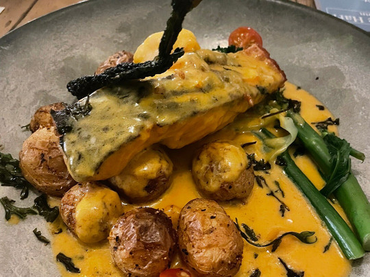 The White Hart主图