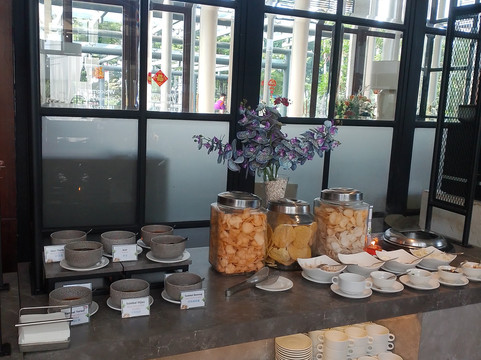 泗水机场普瑞米尔广场酒店主图