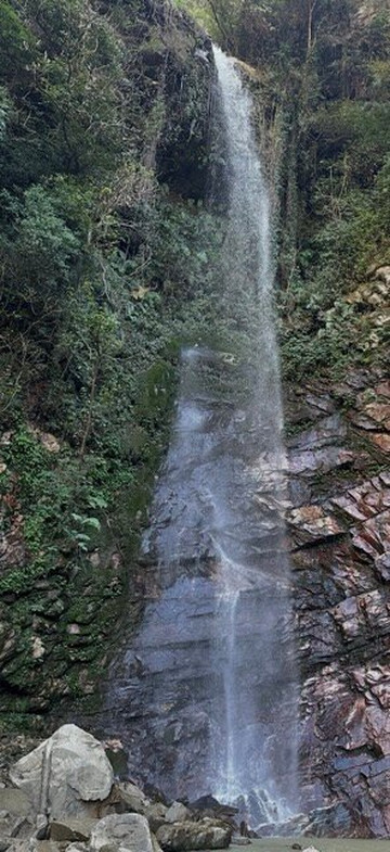 Chhoie Waterfall-Sharchi必去景点