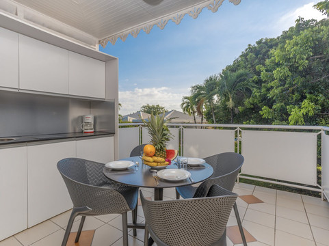 卡利比亚圣路瑟酒店主图